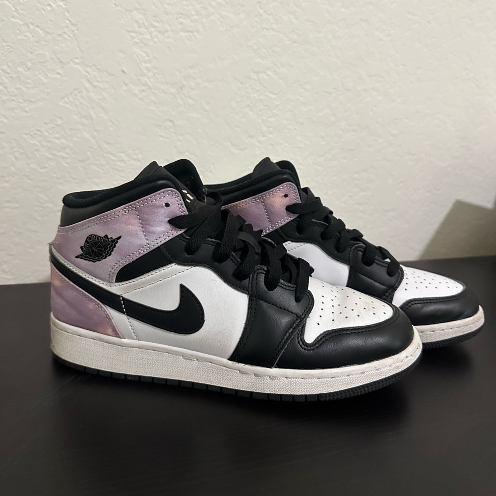Nike Air Jordan Mid Sneakers